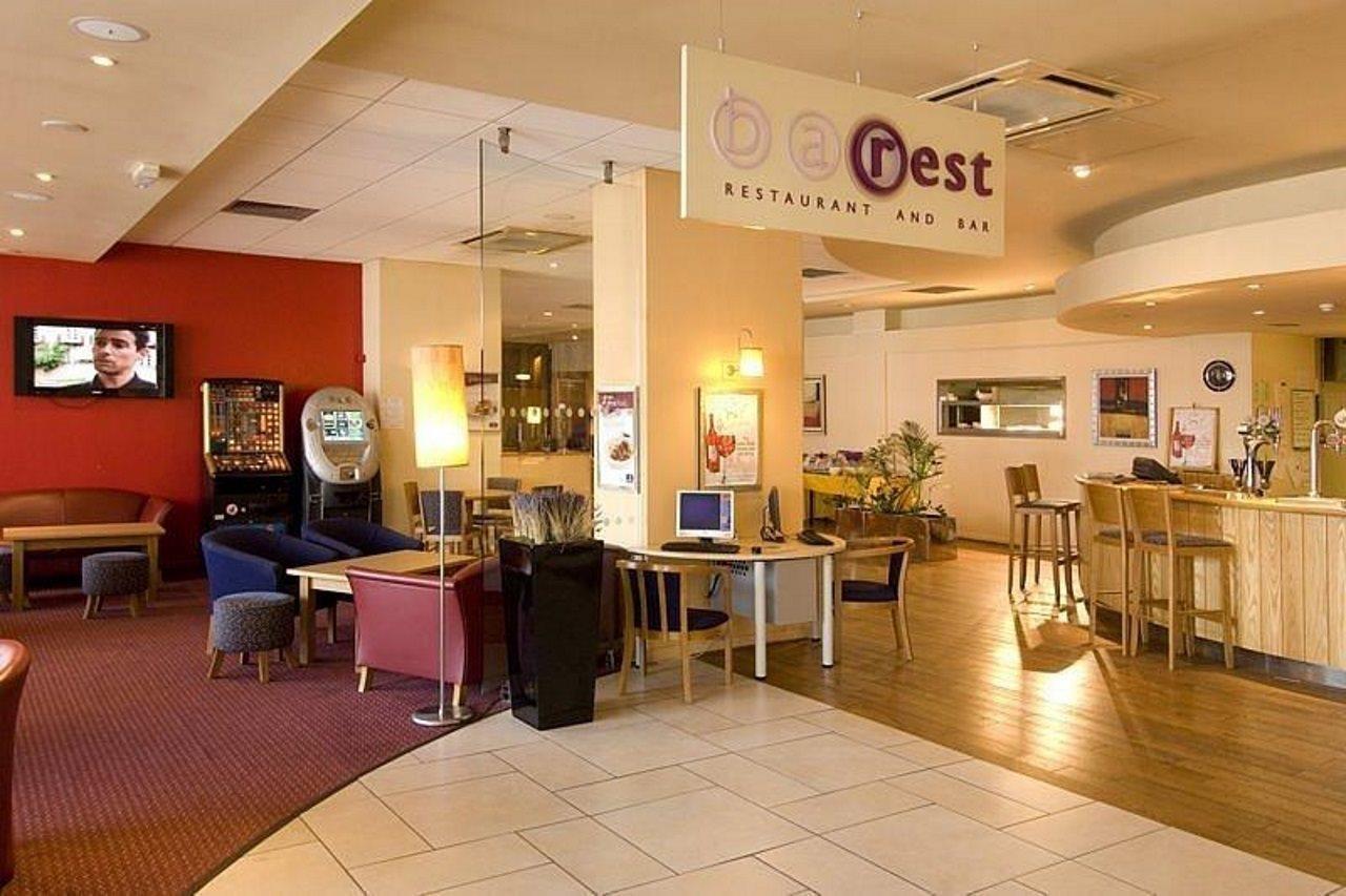 Premier Inn West Bromwich Central Exterior photo
